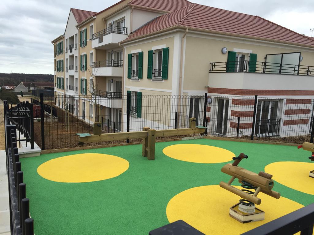 Revêtement de sols extérieurs Aire de Jeux amortissant à Amboise (37)