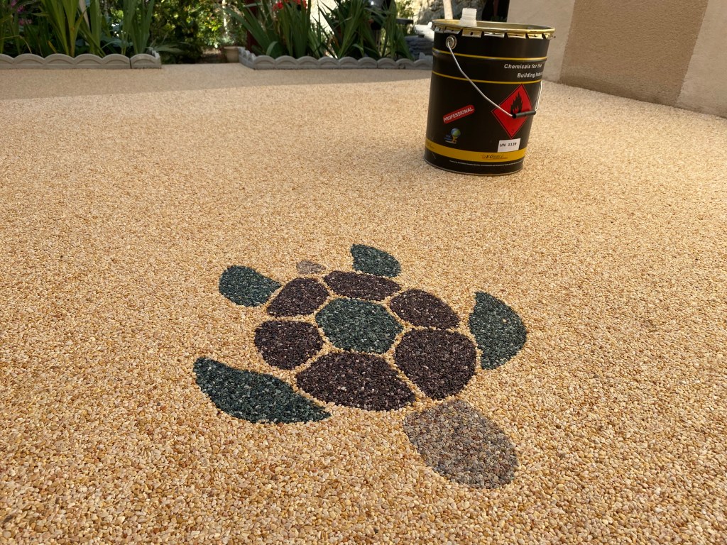 Motif de moquette de pierre : une option esthétique et durable pour vos aménagements extérieurs avec ADN-SOL