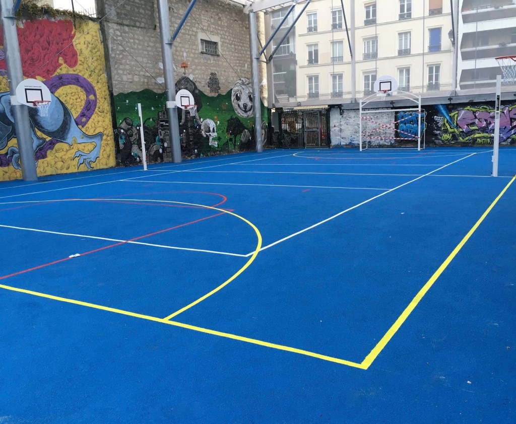 Sol amortissant terrains multisports