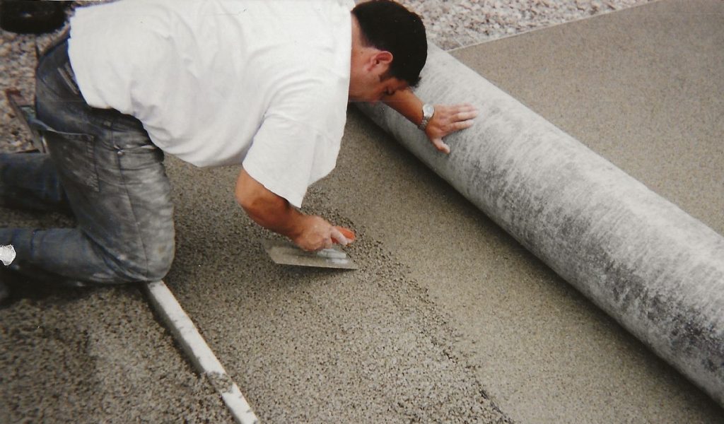 Dalle béton poreux tennis https://surface-innov.com/pages/beton-poreux-tennis